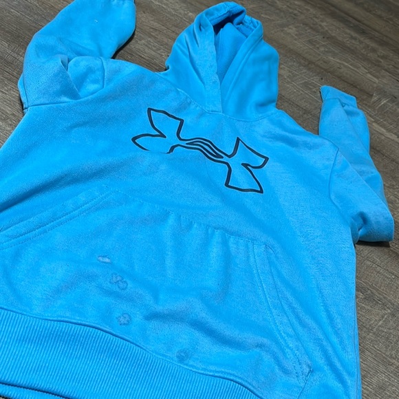 Has a stain - Picture 1 of 2